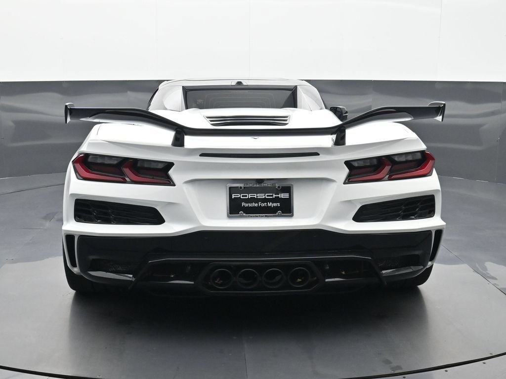 Used 2024 Chevrolet Corvette Z06 w/ Z07 Performance Package RWD image 16