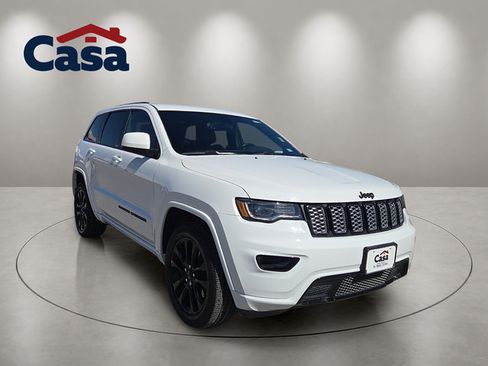Used 2022 Jeep Grand Cherokee Laredo X RWD image 4