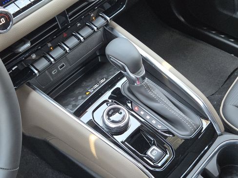 New 2026 GMC Canyon Denali image 16