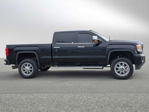 Used 2015 GMC Sierra 2500 Denali w/ Duramax Plus Package AWD/4WD image 2