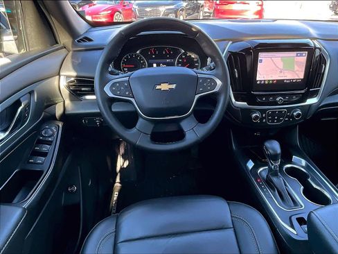 Used 2023 Chevrolet Traverse LT w/ LT Premium Package AWD/4WD image 18