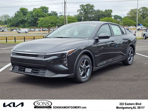 New 2026 Kia K4 LXS FWD image 1