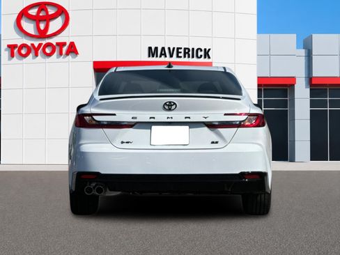 New 2026 Toyota Camry Hybrid FWD image 4