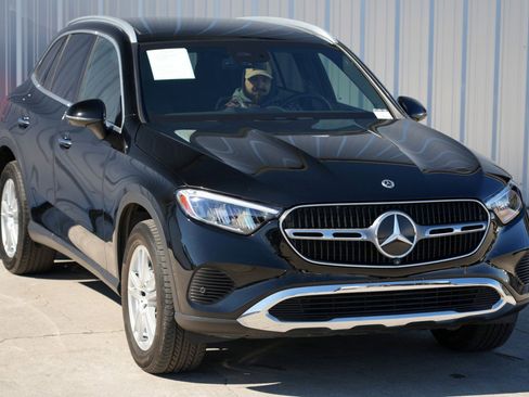 Used 2023 Mercedes-Benz GLC 300 w/ Exclusive Trim Package image 59
