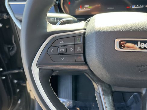 Used 2023 Jeep Grand Cherokee 4WD 4xe image 22