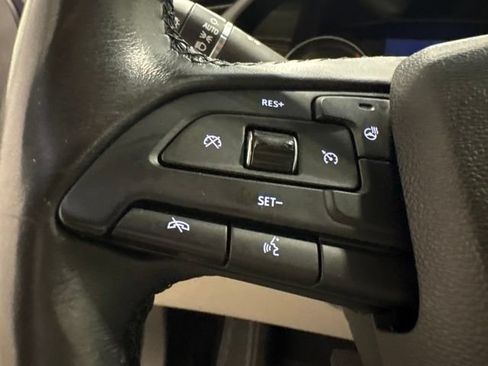 Used 2019 Cadillac XT4 Luxury w/ Cold Weather Package FWD image 17