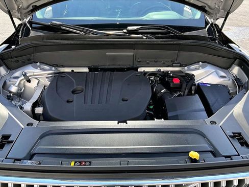 Used 2024 Volvo XC90 B5 Plus image 37