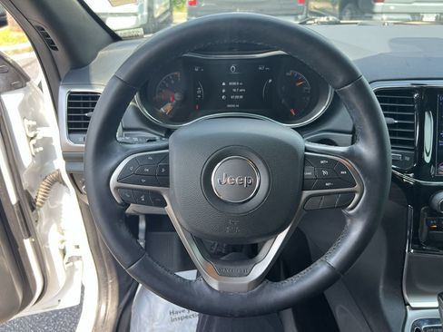 Used 2021 Jeep Grand Cherokee Laredo X RWD image 18