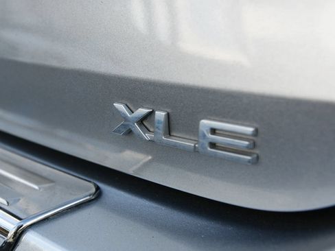 Used 2022 Toyota Highlander XLE FWD image 8