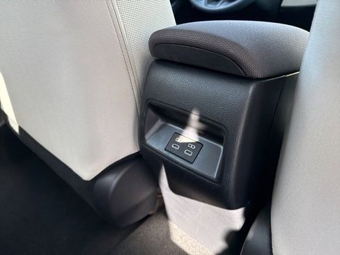 Used 2025 Toyota Corolla LE image 18