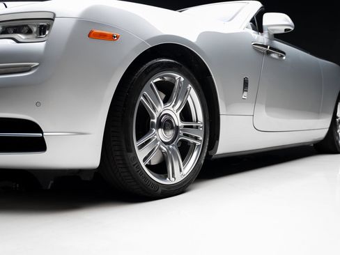 Used 2017 Rolls-Royce Dawn RWD image 82
