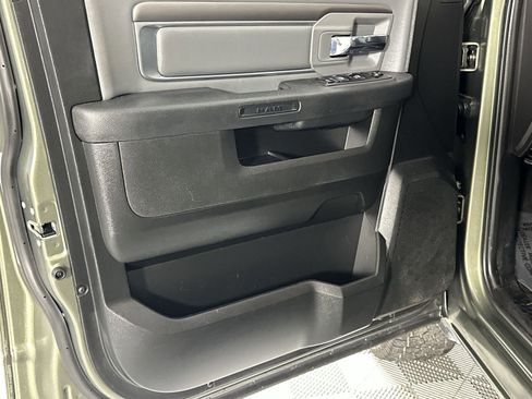 Used 2021 RAM 1500 Classic SLT AWD/4WD image 29
