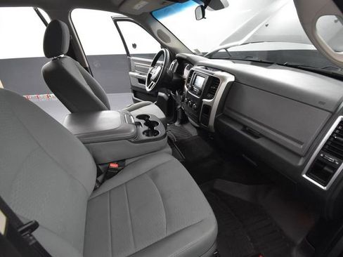 Used 2017 RAM 1500 Classic SLT AWD/4WD image 39