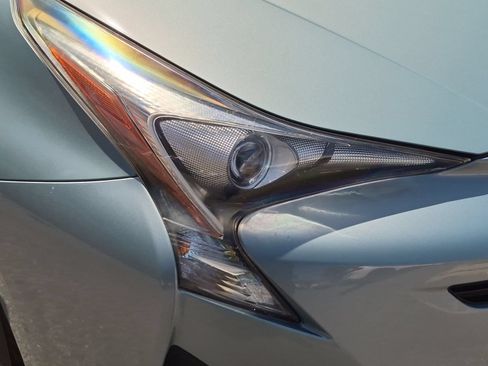 Used 2016 Toyota Prius Two FWD image 10