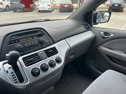 Used 2010 Honda Odyssey LX image 16