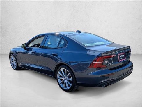 Used 2020 Volvo S60 T5 Momentum image 7
