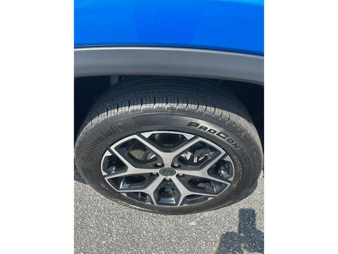 Used 2025 Jeep Compass Limited w/ Sun & Sound Group AWD/4WD image 4