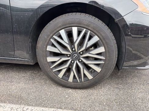 Used 2024 Nissan Altima 2.5 SV FWD image 10