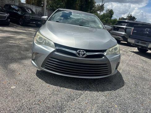 Used 2015 Toyota Camry LE FWD image 2