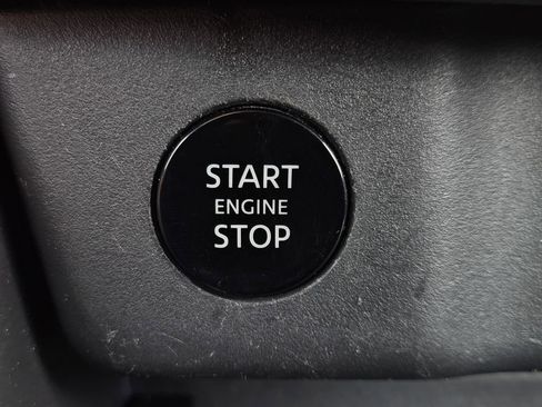 Used 2024 Nissan Rogue S FWD image 17