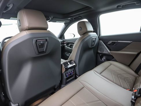 Used 2026 BMW 530i xDrive 530i xDrive w/ Premium Package image 21