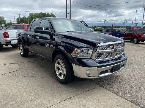 Used 2017 RAM 1500 Laramie AWD/4WD image 6