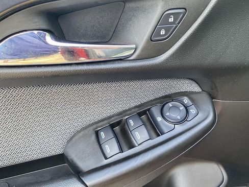Used 2025 Chevrolet TrailBlazer LT AWD/4WD image 35