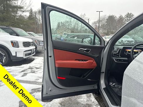 New 2025 Kia Sportage SX image 11