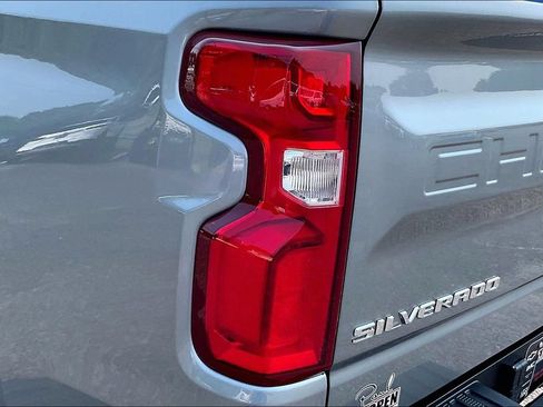 Used 2025 Chevrolet Silverado 1500 RST AWD/4WD image 24