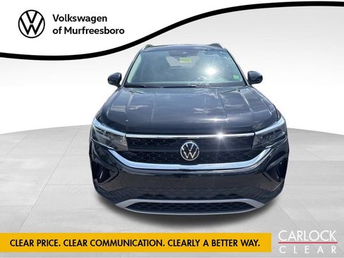 Used 2023 Volkswagen Taos SE FWD image 3