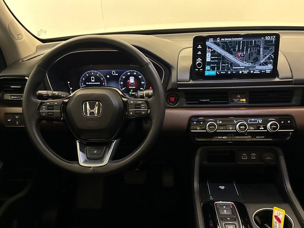 Used 2025 Honda Pilot Elite image 16