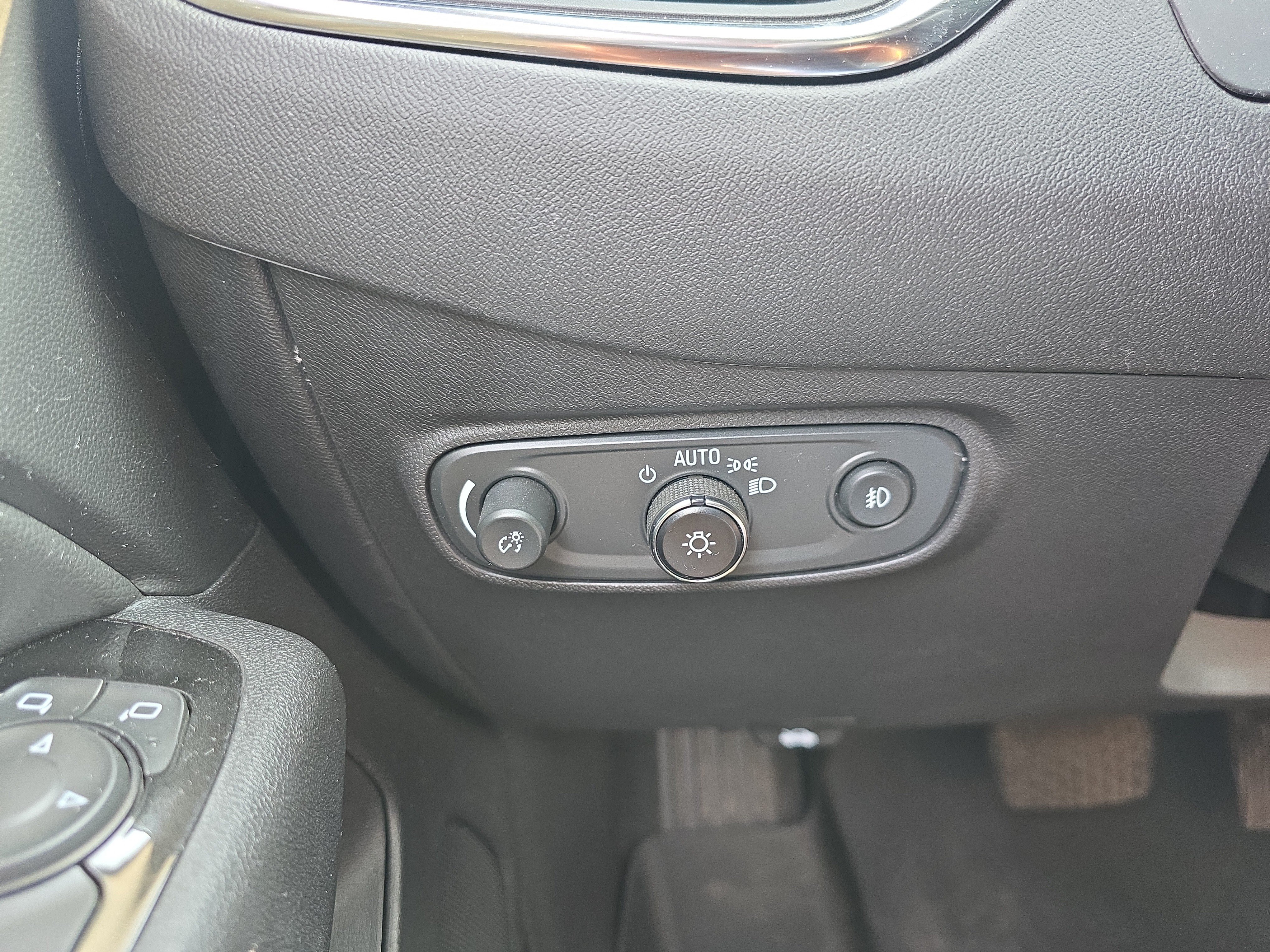 Used 2024 Chevrolet Equinox Premier AWD/4WD image 25