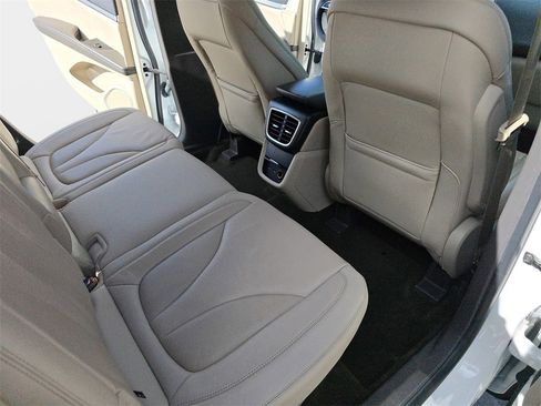 Used 2020 Lincoln Nautilus FWD w/ Equipment Group 101A image 13