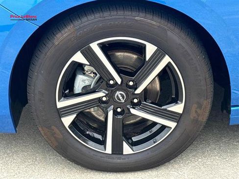 Used 2025 Nissan Sentra SV FWD image 4