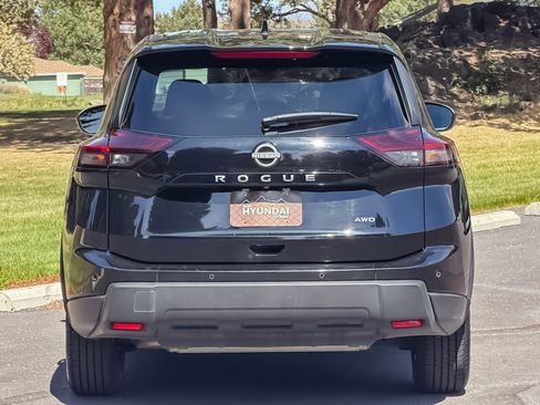 Used 2025 Nissan Rogue SV AWD/4WD image 5