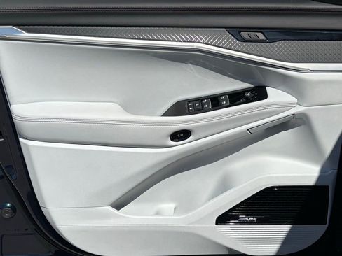 Used 2025 Jeep Wagoneer S Limited image 14