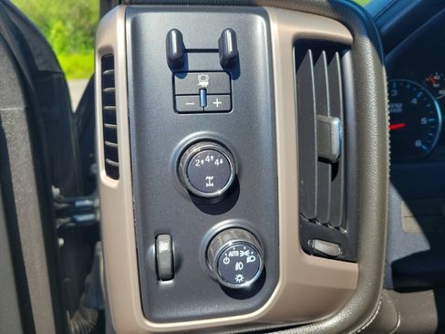 Used 2017 GMC Sierra 2500 Denali AWD/4WD image 30