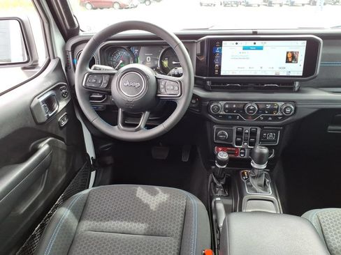 Used 2025 Jeep Wrangler Unlimited Rubicon 4xe w/ Safety Group AWD/4WD image 24