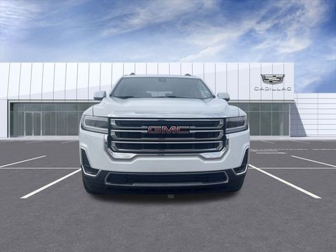 Used 2023 GMC Acadia SLE w/ Driver Convenience Package image 3