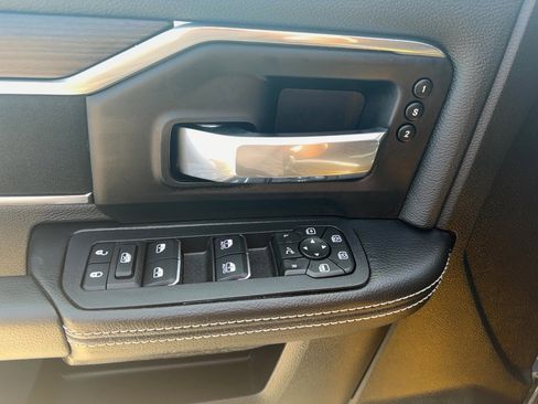 New 2026 RAM 2500 Laramie w/ Night Edition AWD/4WD image 15