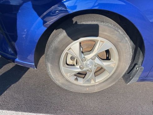 Used 2023 Hyundai Elantra SE image 4