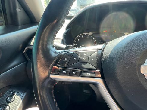 Used 2020 Nissan Altima 2.5 SR w/ Premium Package FWD image 18