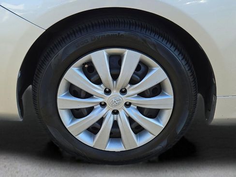 Used 2013 Toyota Corolla LE image 8