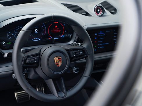 New 2026 Porsche Cayenne GTS image 20