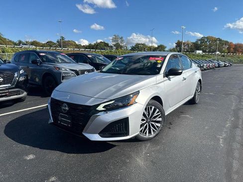 Certified 2024 Nissan Altima 2.5 SV image 1