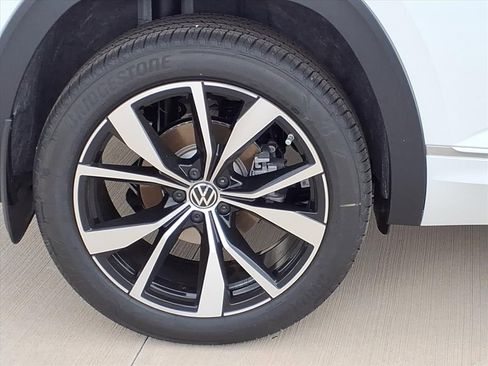New 2026 Volkswagen Atlas Cross Sport SEL Premium R-Line AWD/4WD image 5