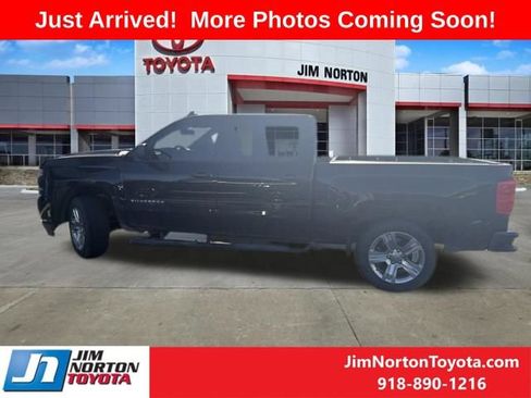 Used 2018 Chevrolet Silverado 1500 Custom w/ Custom Value Package RWD image 4