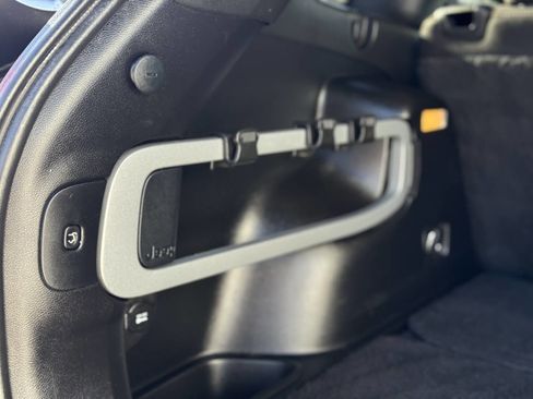 Used 2015 Jeep Cherokee Latitude w/ Comfort/Convenience Group AWD/4WD image 10