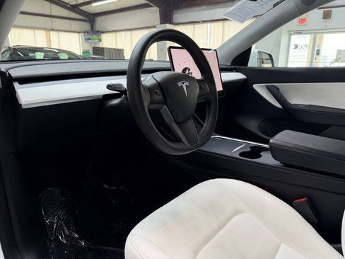 Used 2021 Tesla Model Y Long Range AWD/4WD image 10