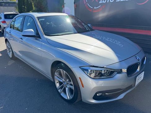 Used 2018 BMW 330i xDrive Sedan AWD/4WD image 5